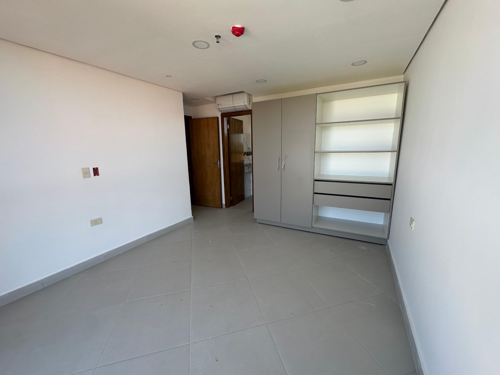 Departamento en alquiler c/ cochera en Luis A. de Herrera — foto 2