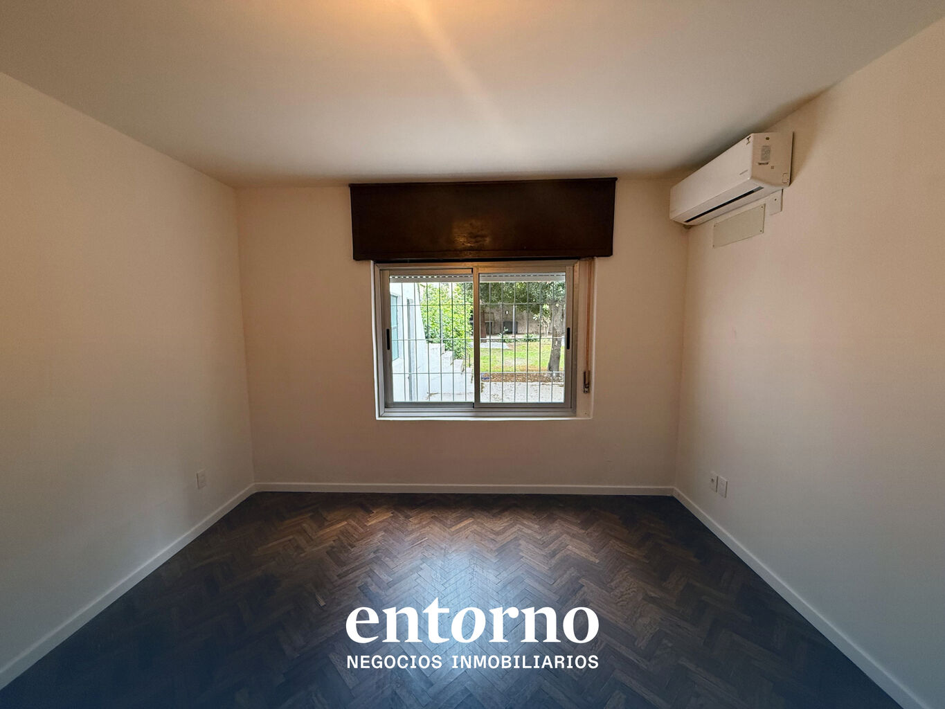 Casa en Alquiler cerca WTC y Montevideo Shopping | 5 Dormitorios + Fondo · Foto 12