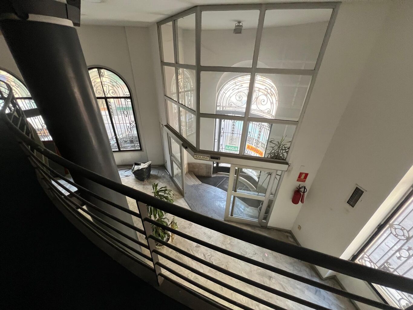 Local Comercial en Alquiler - Edificio El Fundador · Photo 6