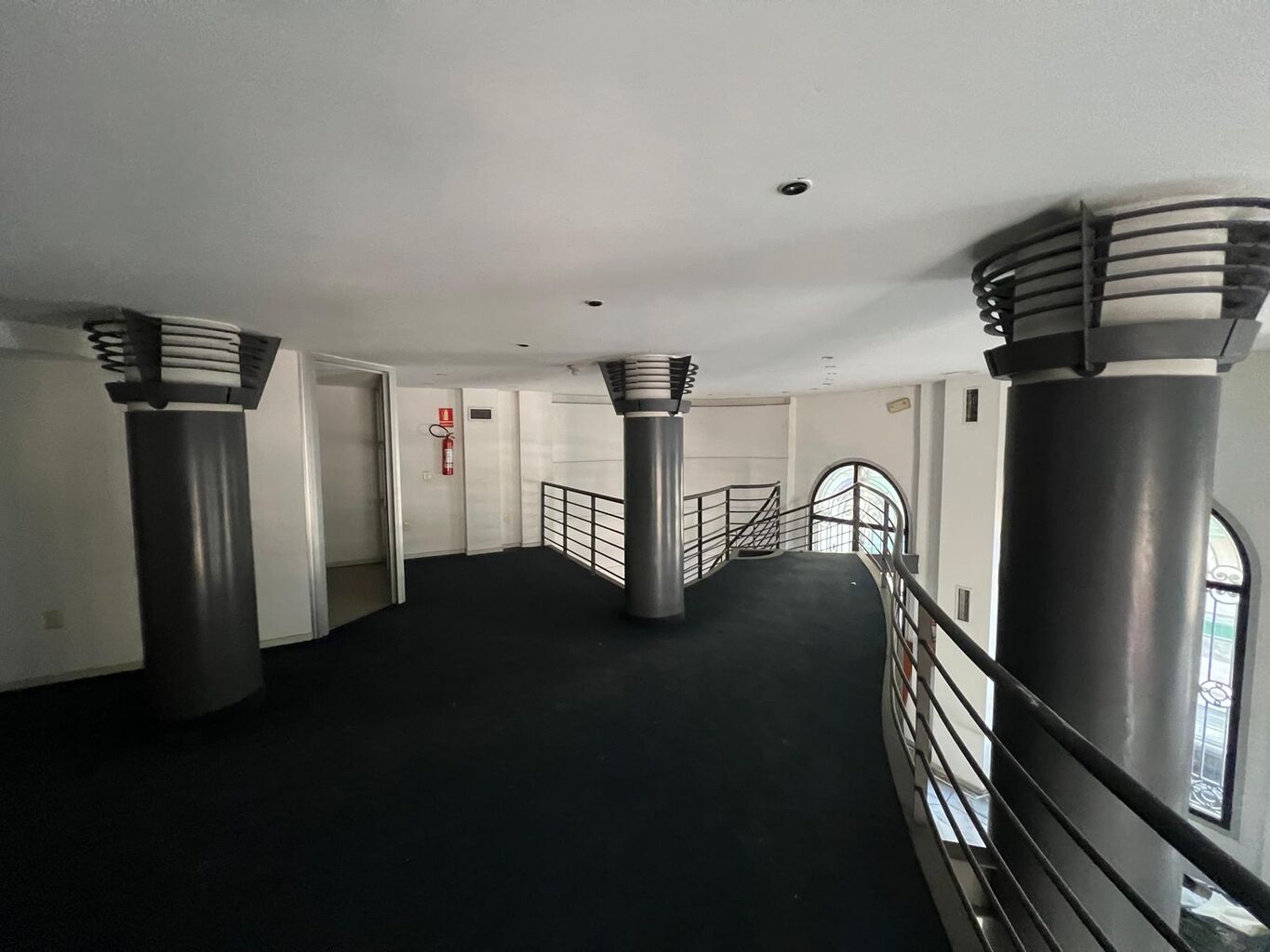 Local Comercial en Alquiler - Edificio El Fundador · Photo 7
