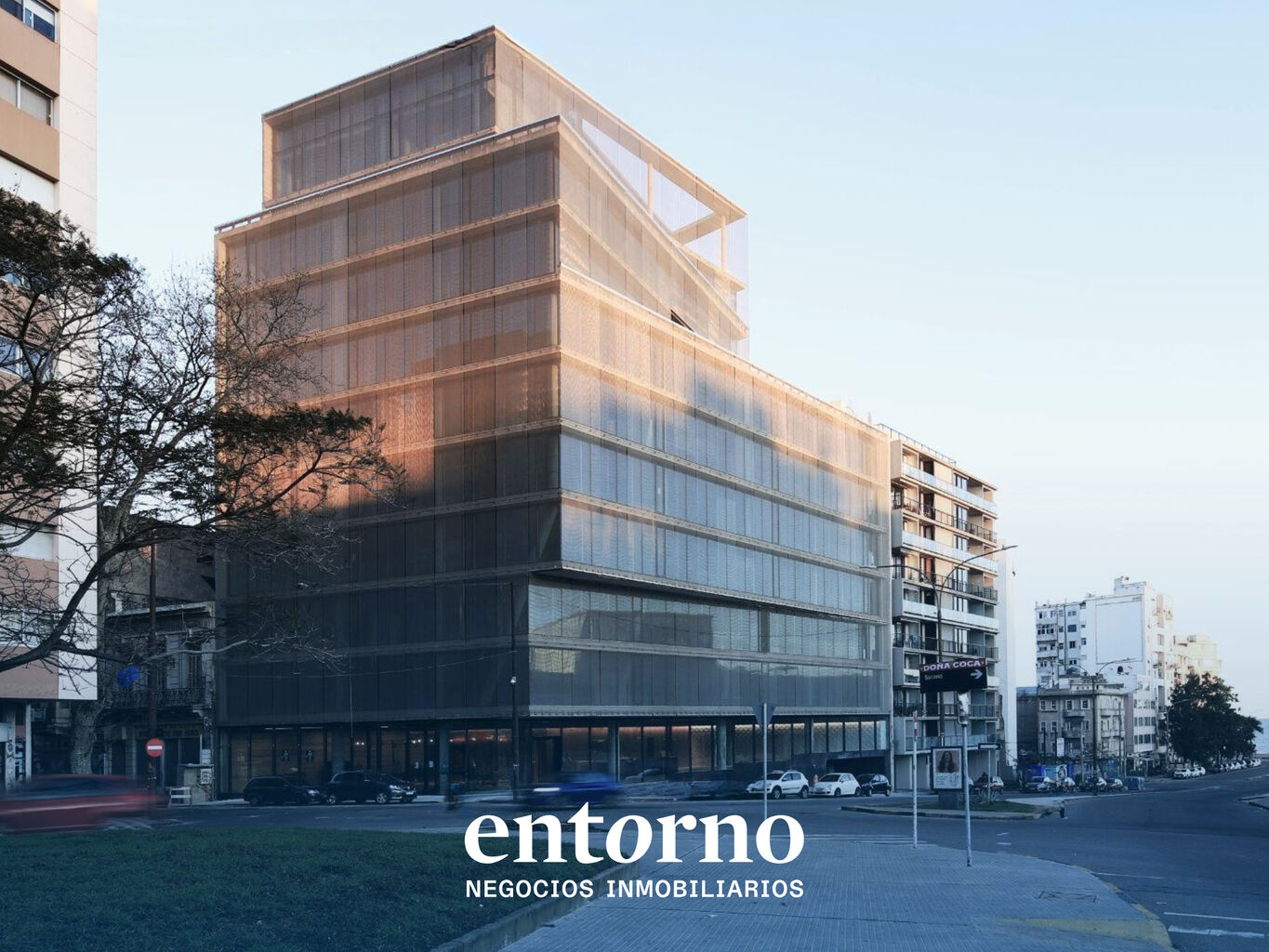 Alquiler Oficina en Piso 5 – Próxima a Rambla y Plaza Independencia - Oficinas AAA