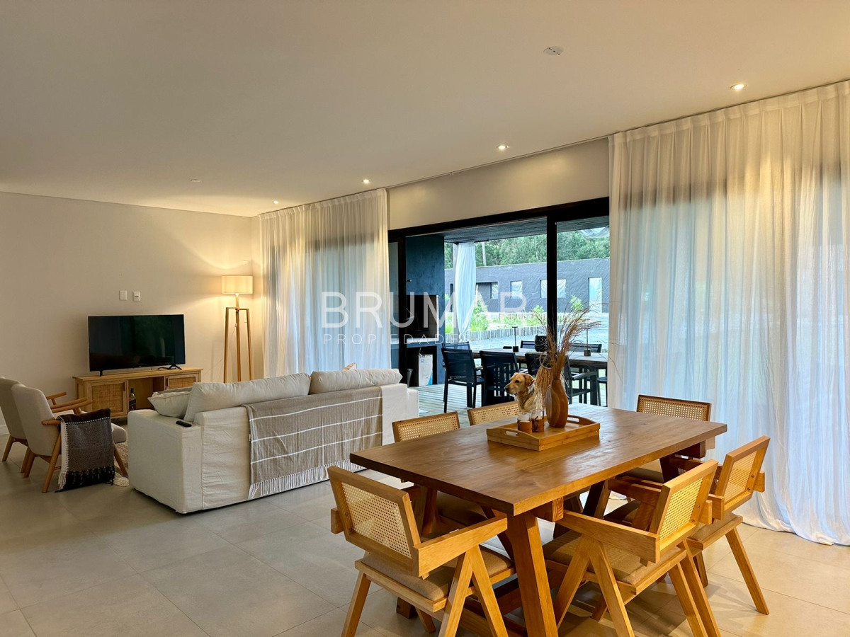 Alquiler de verano casa minimalista San Rafael, 3 dormitorios.