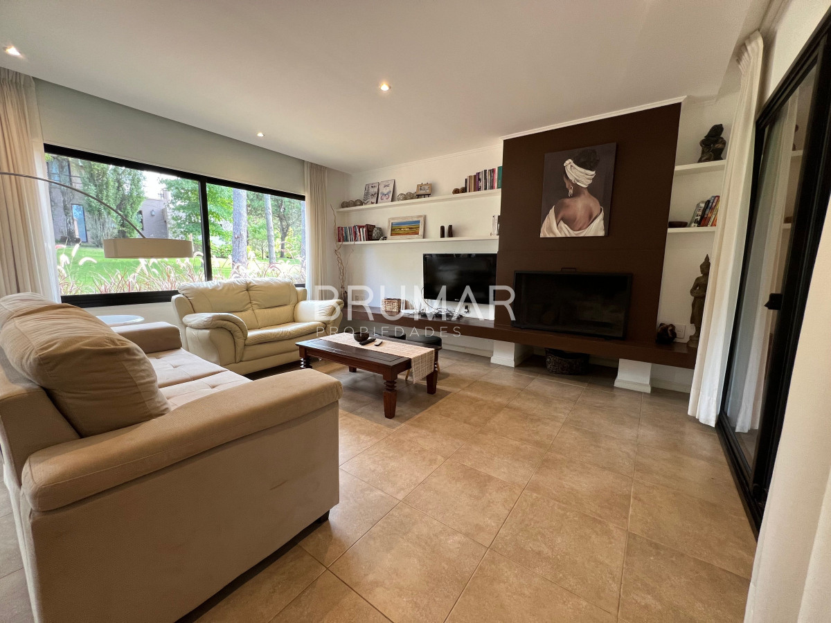 Alquiler anual y venta casa 2 dormitorios en Barrio privado · Foto 4