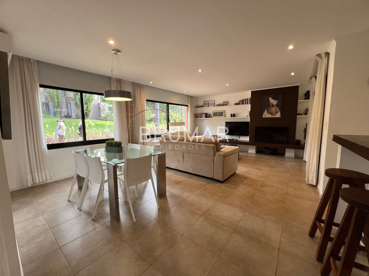 Alquiler anual y venta casa 2 dormitorios en Barrio privado · Foto 3