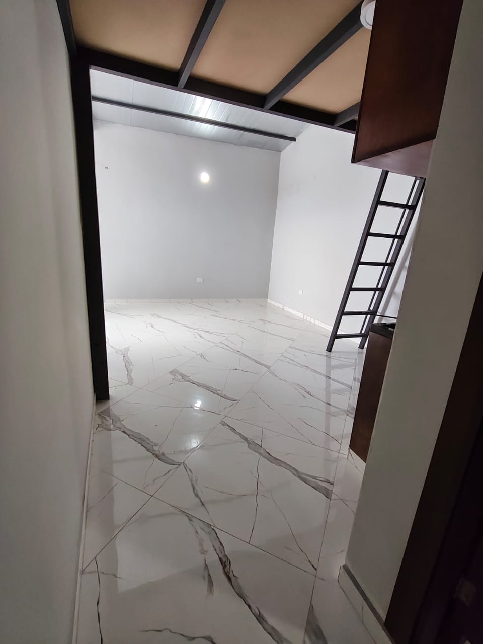 ALQUILO DEPARTAMENTO TIPO LOFT EN LAMBARE — foto 2