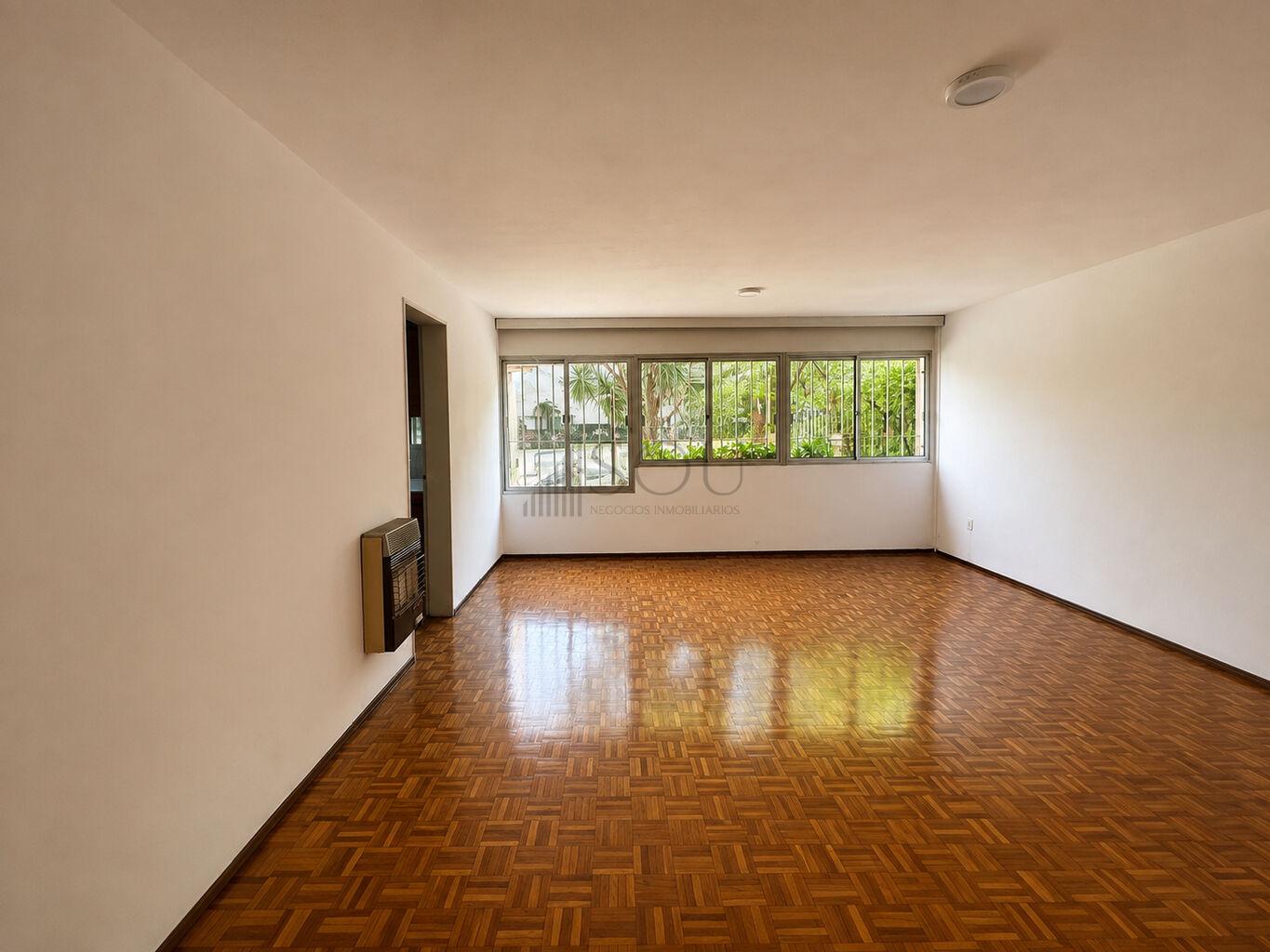 ALQUILER DE APARTAMENTO DE TRES DORMITORIOS EN POCITOS