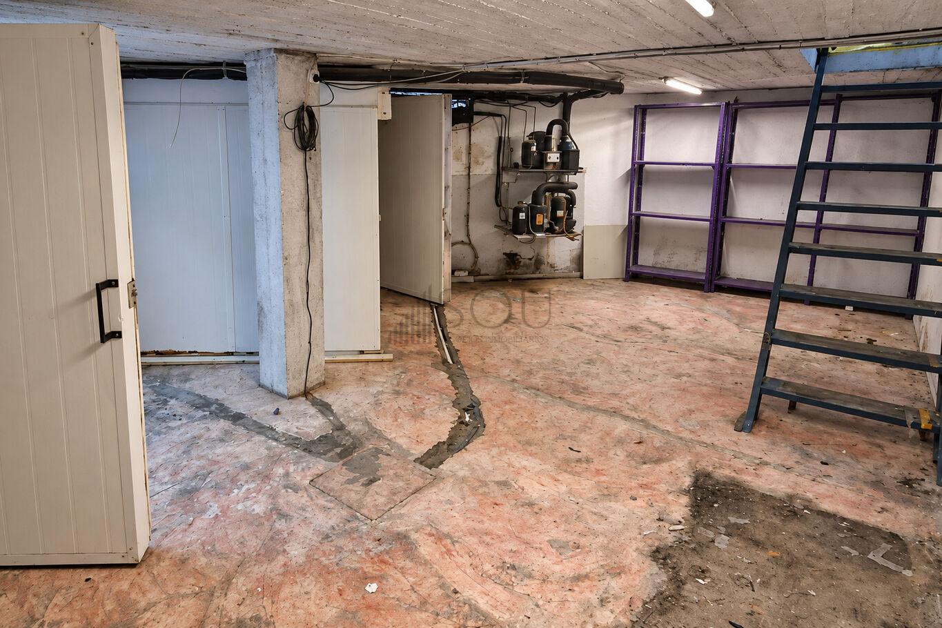 Alquiler local comercial en Colón · Photo 6
