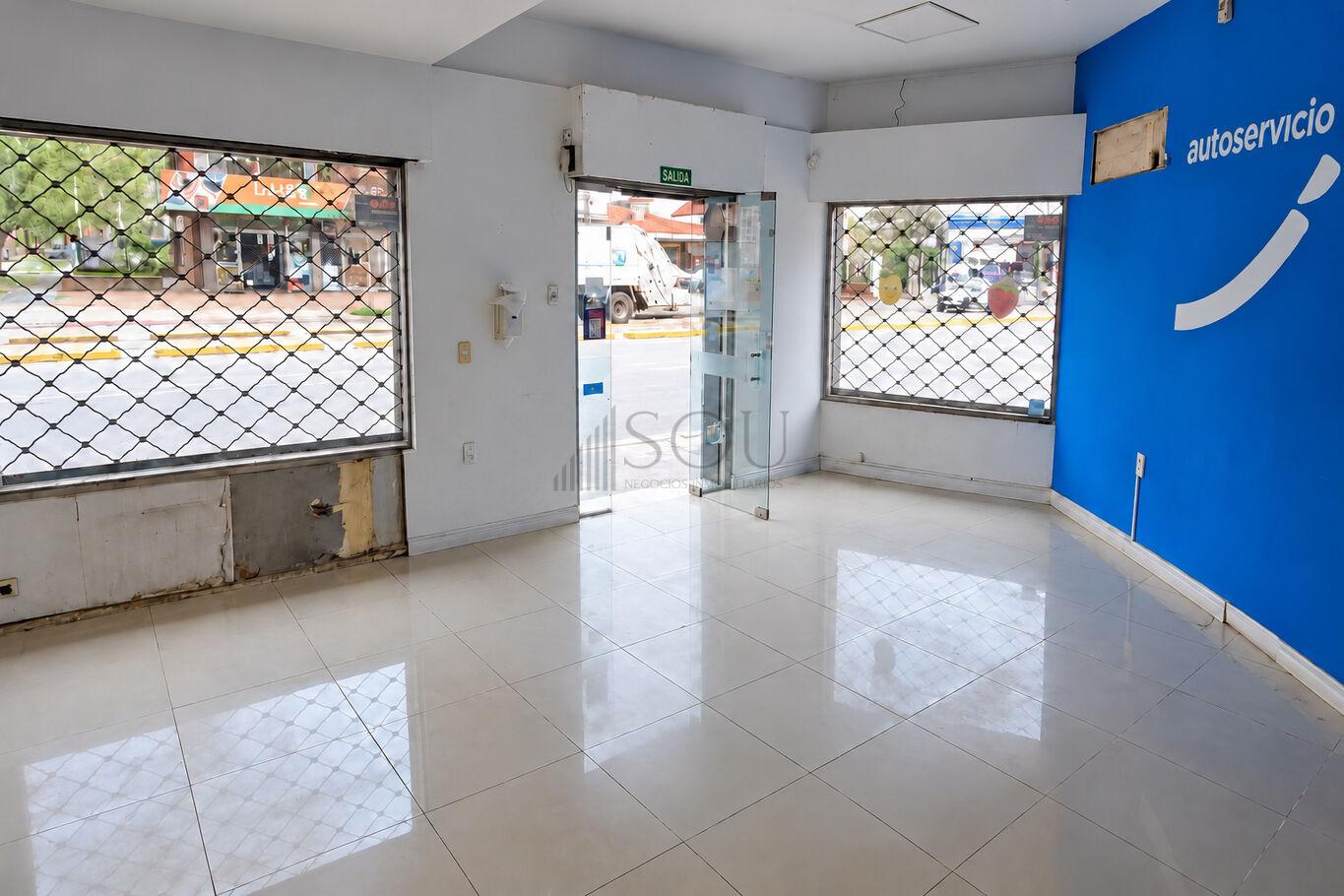 Alquiler local comercial en Colón · Foto 3
