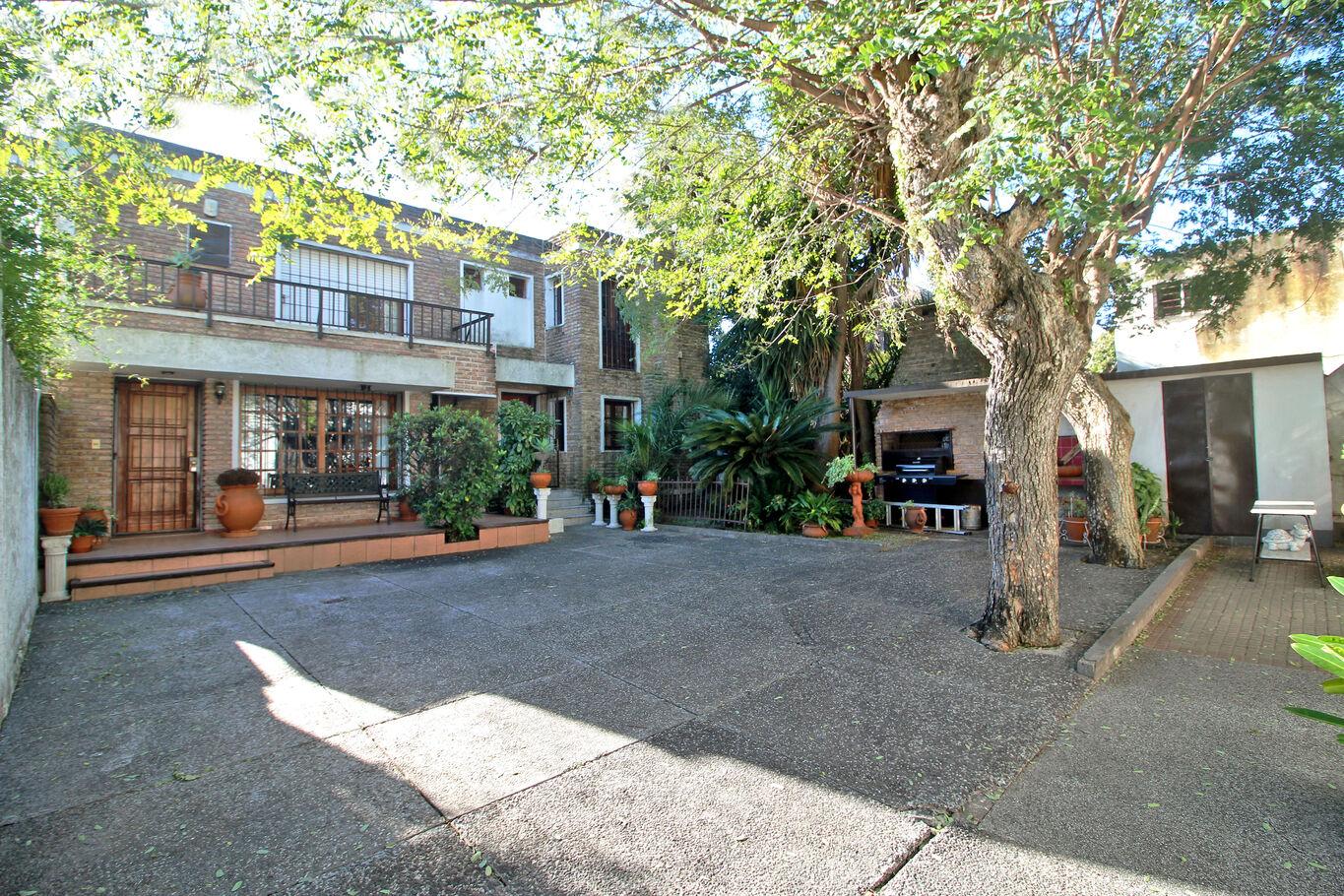 Venta 3 casas mismo padron pocitos