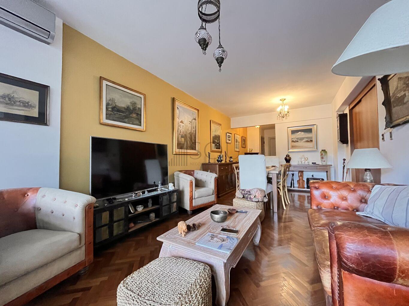 Venta apartamento 3 dormitorios y servicio con Garage en el Centro