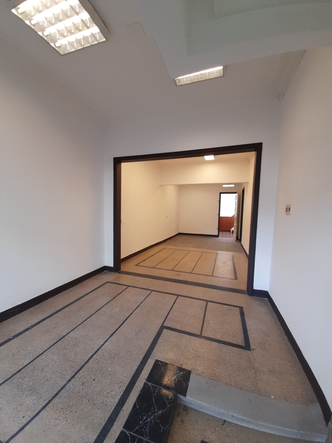 Alquiler de Local Comercial ubicado en Goes de 82m2, Barrio de Los Judíos