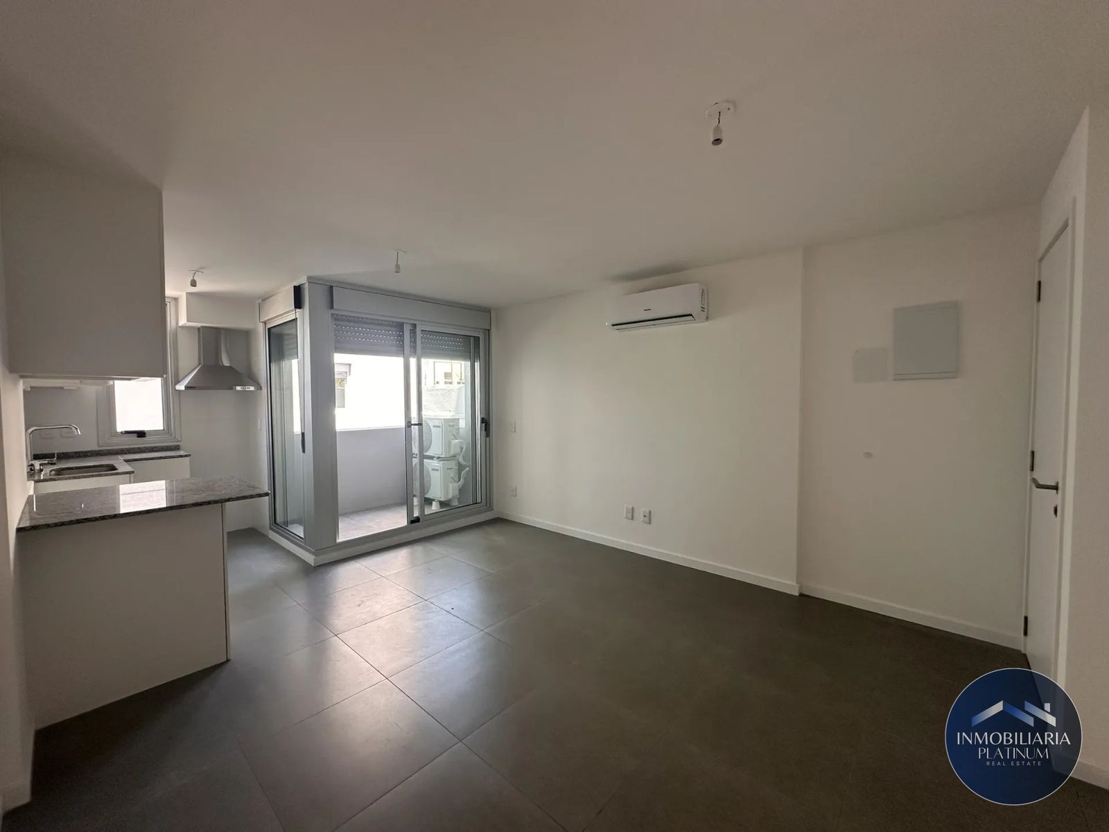 Apartamento en Alquiler 1 Dormitorio c/ Cochera en La Blanqueada · Foto 1