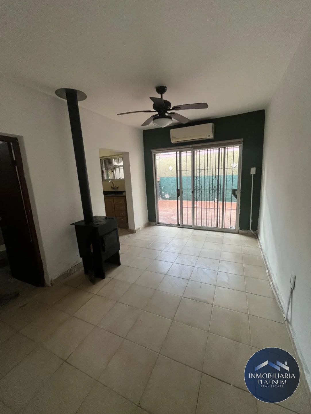 Casa en alquiler c/ cochera en Brazo Oriental