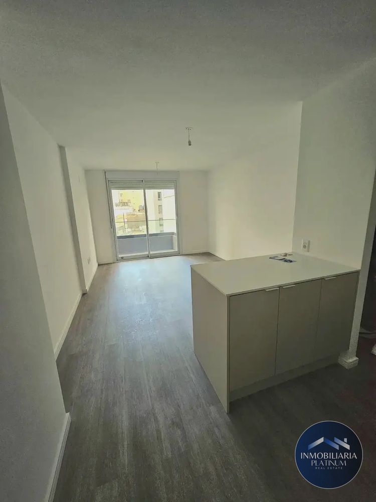 Apartamento en alquiler en Tres Cruces · Foto 2