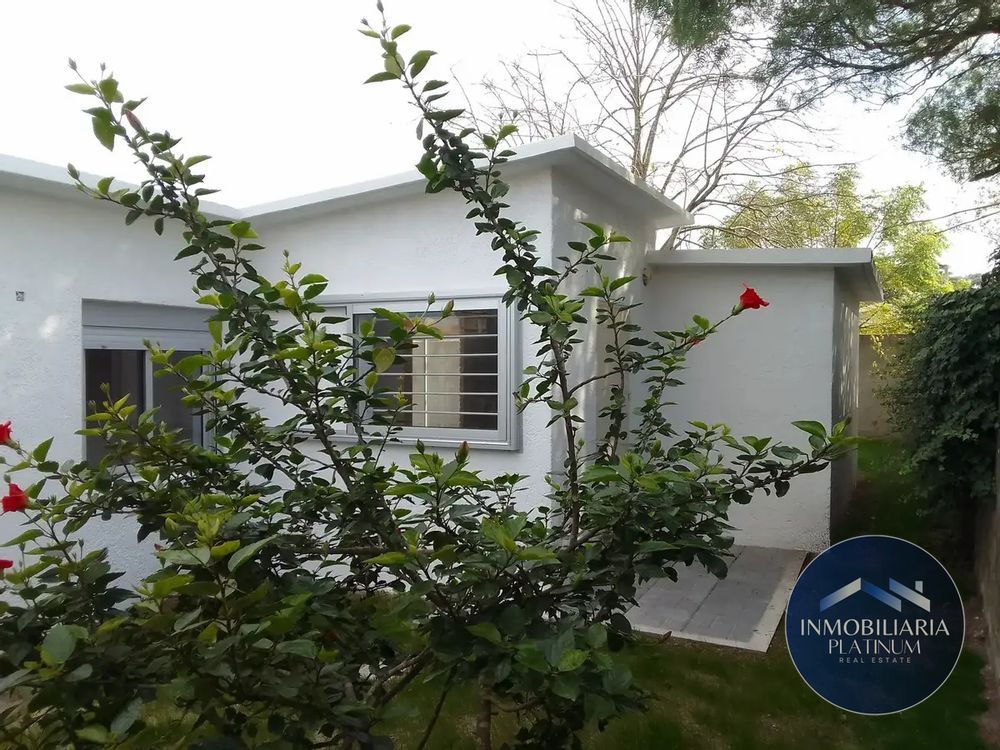 Casa en alquiler c/ cochera en Solymar