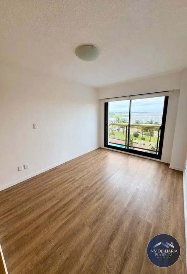 Apartamento en alquiler c/ cochera en Puerto Buceo · Foto 8