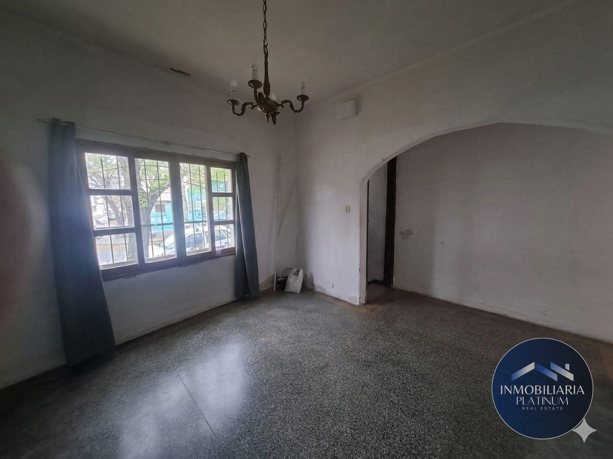 Casa Padrón Único a Reciclar en Pocitos | Potencial de hasta 3 Pisos