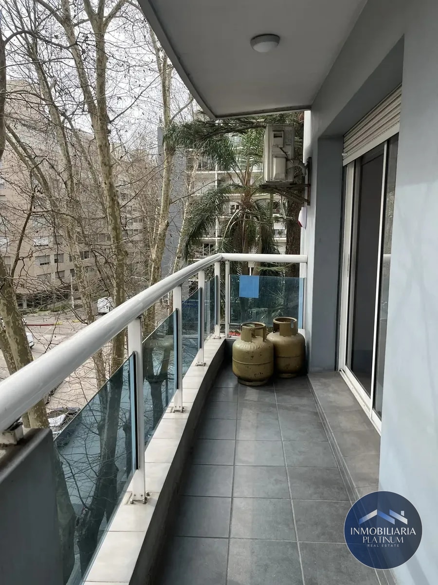 Apartamento en alquiler c/ cochera en Pocitos · Foto 2