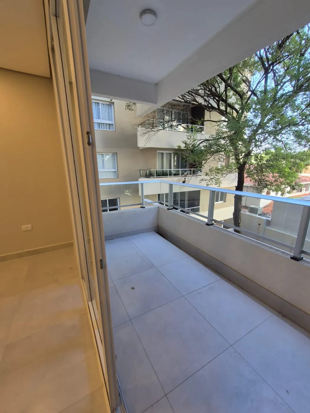 Vendo departamento de dos dormitorios en Tierra Alta Hassler, Barrio Mcal. Estigarribia. — foto 2