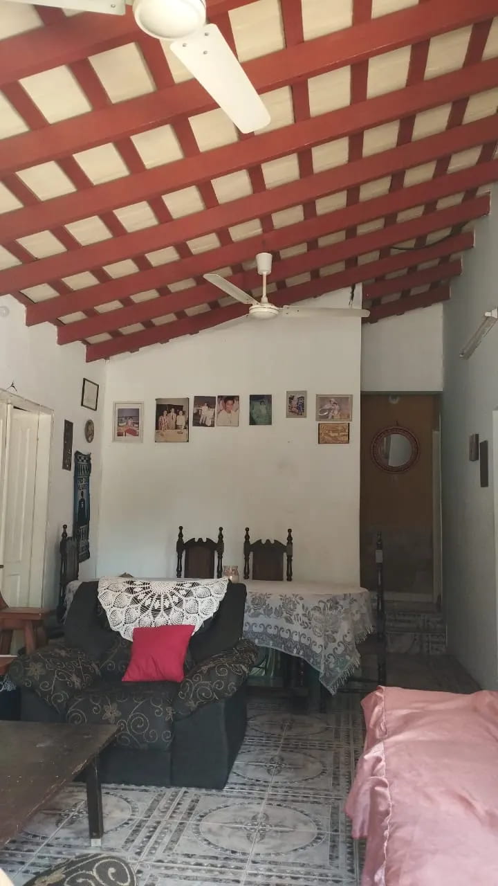Casa 3 habitaciones y amplio terreno en barrio Madame Lynch — foto 2