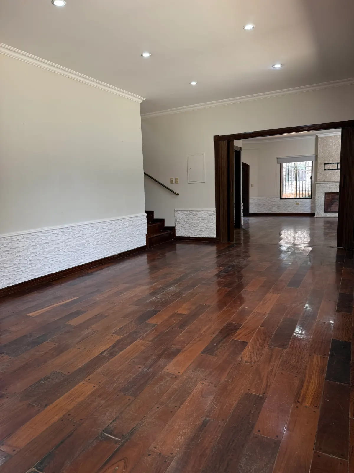 Casa 4 dormitorios en Mburucuyá, Asunción - foto 3