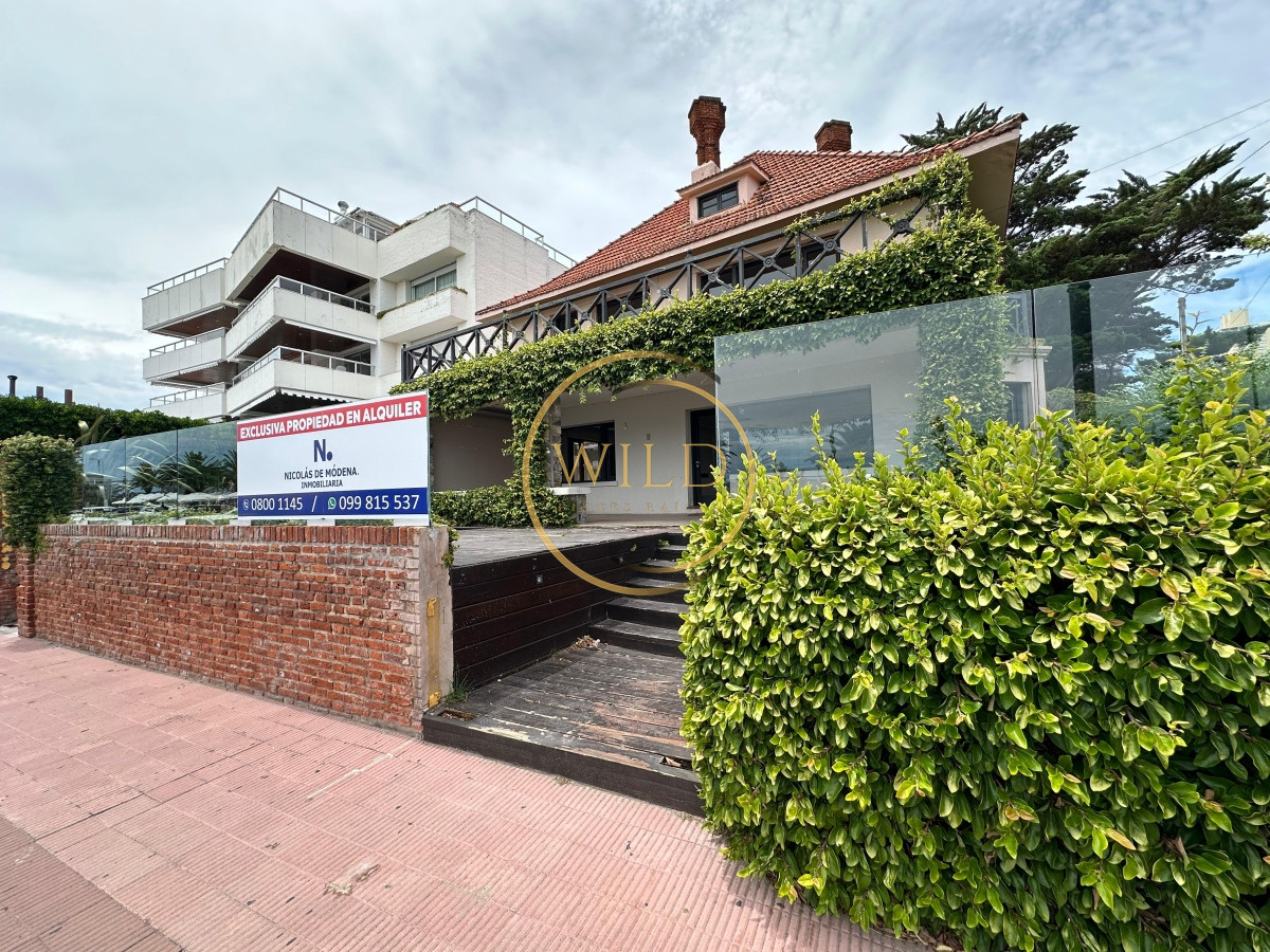 Casa de gran tamaño ubicada a pasos del Mar · Photo 2