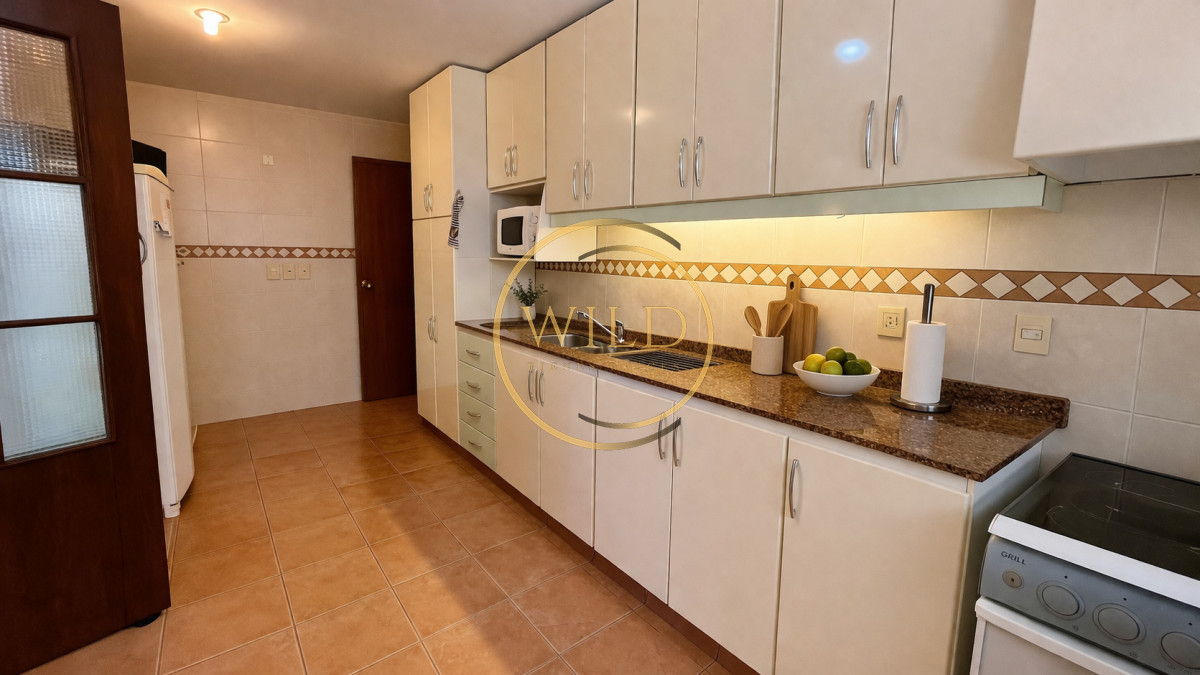 Casa a pasos del mar en Playa Mansa · Foto 4