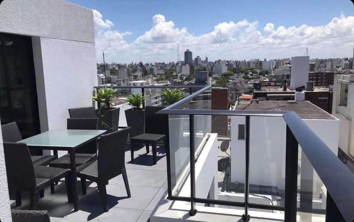 Alquiler/Monoambiente/Muy Luminoso/Moderno/Frente/Buena Ubicación/P.Carretas · Foto 2