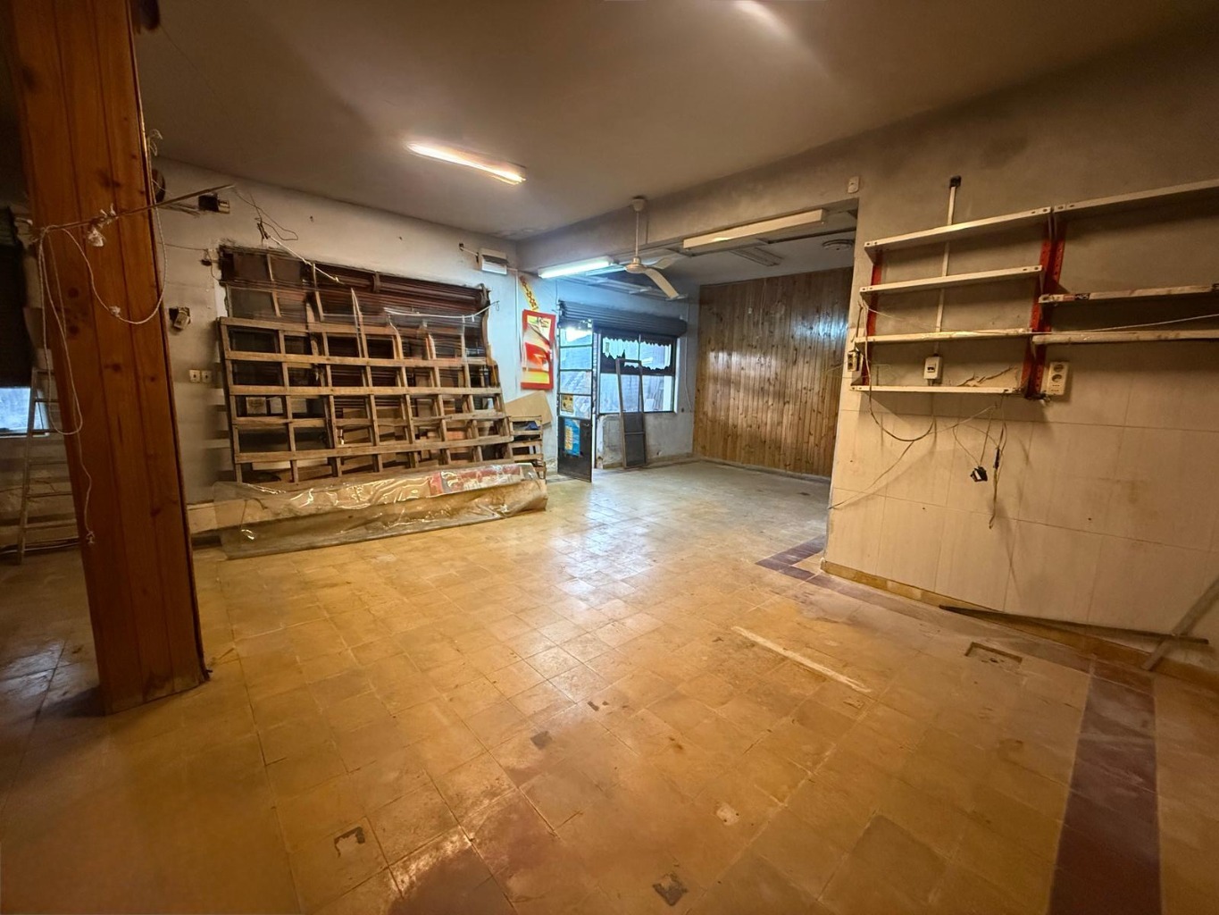 Alquiler amplio local Comercial al frente en Las Acacias 92 m2 · Foto 6
