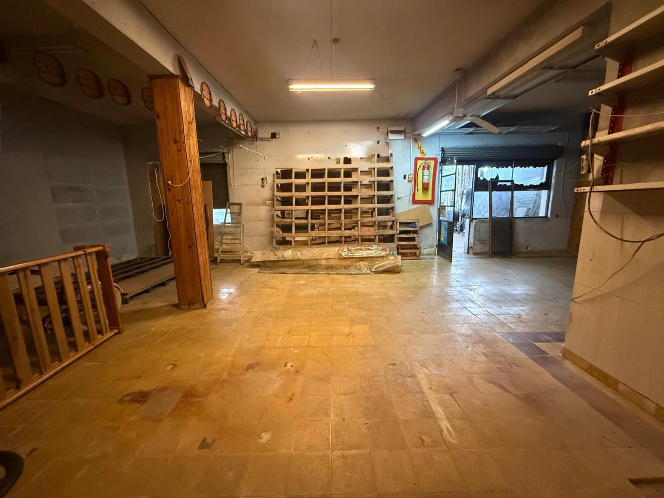 Alquiler amplio local Comercial al frente en Las Acacias 92 m2 · Foto 5
