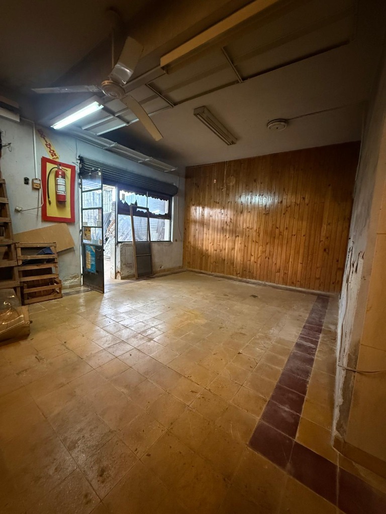 Alquiler amplio local Comercial al frente en Las Acacias 92 m2 · Foto 10