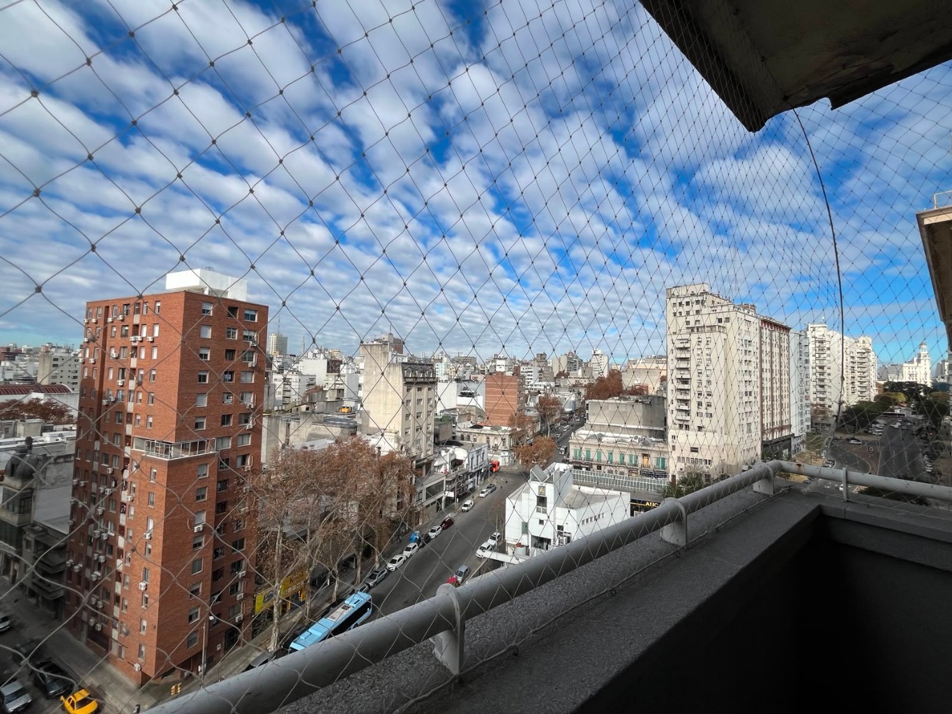 Alquiler Apartamento 3 Dormitorios | 2 baños | Reciclado a nuevo | Centro · Foto 3