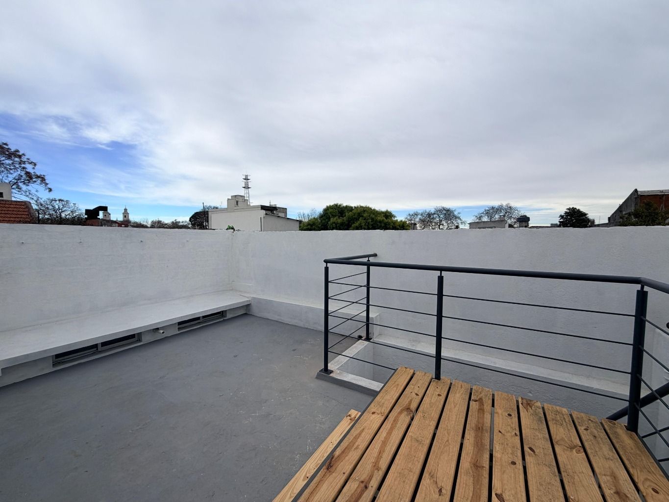 Casa a ESTRENAR/Reciclada/mt Bulevar Artigas/Cochera 2 autos/Terraza y Parillero