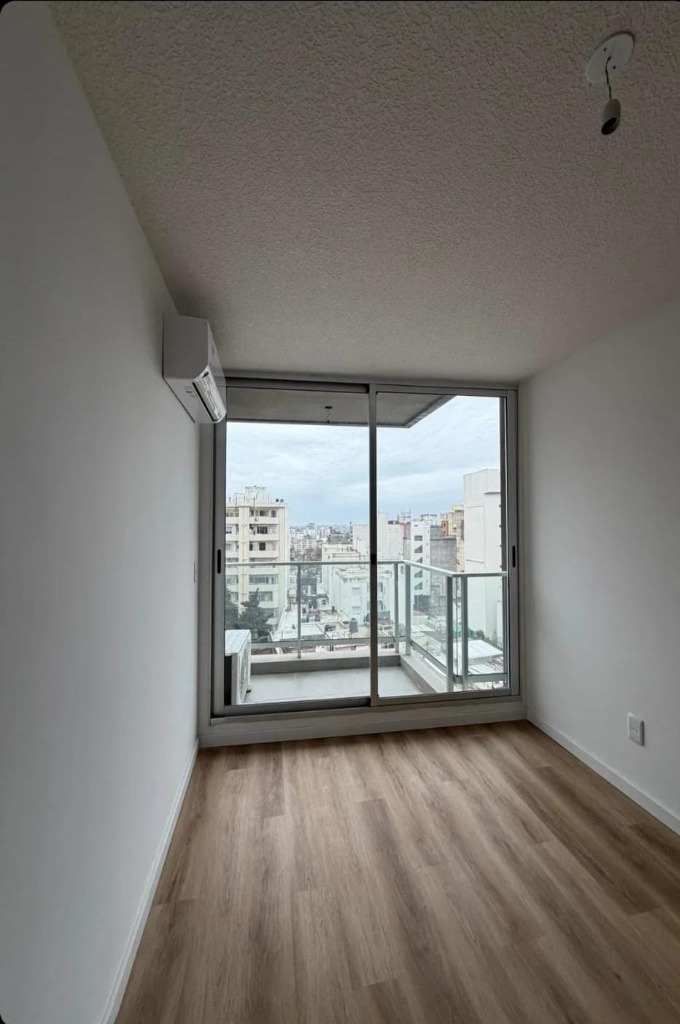 ALQUIER APTO 1 DOR CON GARAGE,CENTRO A ESTRENAR AL FRENTE CON BALCON