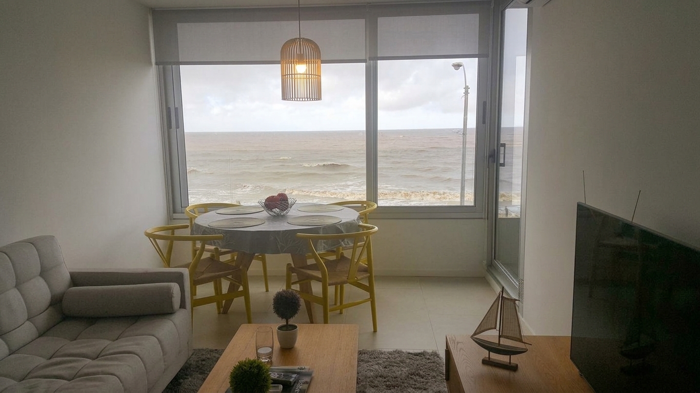 APARTAMENTO AMUEBLADO 1 dormitorio /frente a la playa+terraza+jacuzzi+parrillero · Foto 3