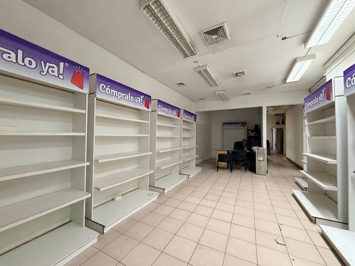 LOCAL COMERCIAL U OFICINA en Ciudad Vieja/mt Rambla/inversion/depositos · Foto 1