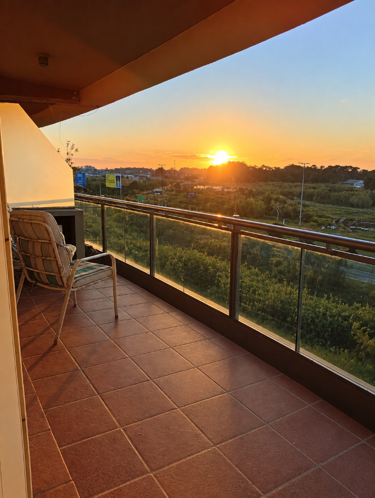 Apto Categoria FRENTE/1dor+balcon/cochera,Gim/Seguridad/mt Hilton