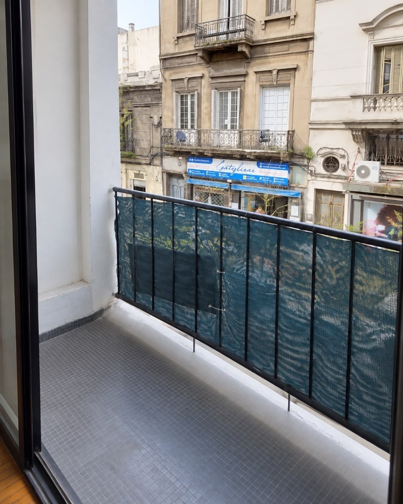 Alquiler Apto en CENTRO,2 dorm,PRIMER PISO,FRENTE C/BALCON Y PATIO EXCLUSIVO · Foto 2