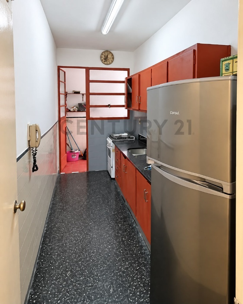 Alquiler Apto en CENTRO,2 dorm,PRIMER PISO,FRENTE C/BALCON Y PATIO EXCLUSIVO · Foto 3