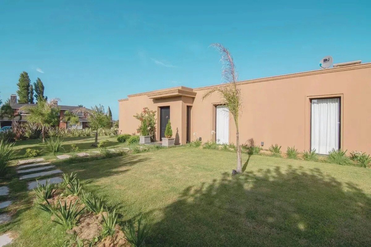 Casa en alquiler de 4 dormitorios en Colinas De Carrasco