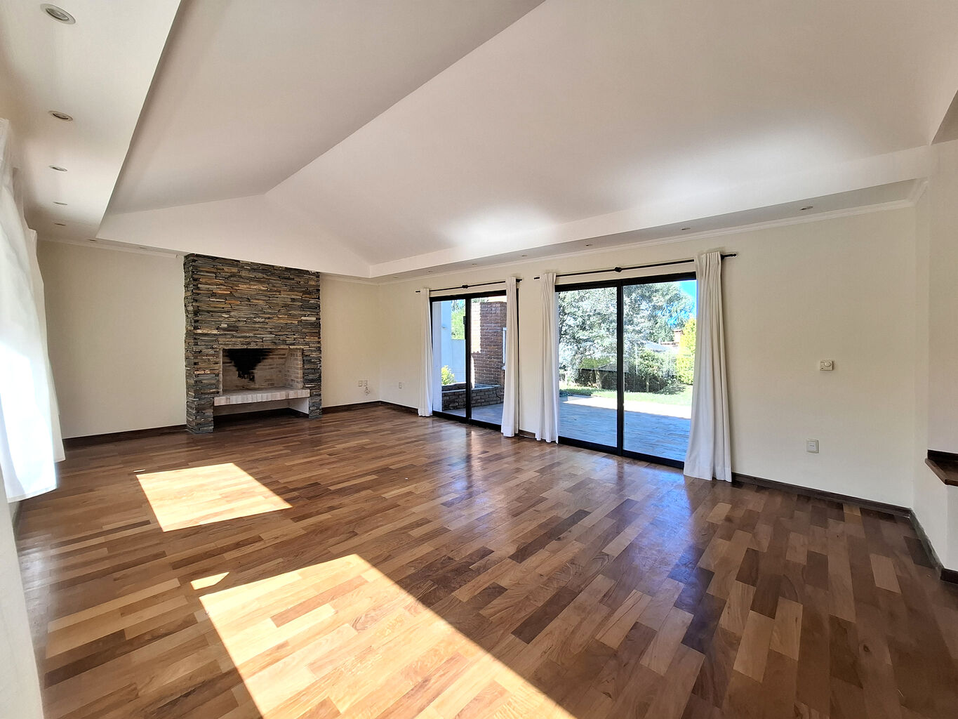 Alquiler de casa de 5 dormitorios en Carmel