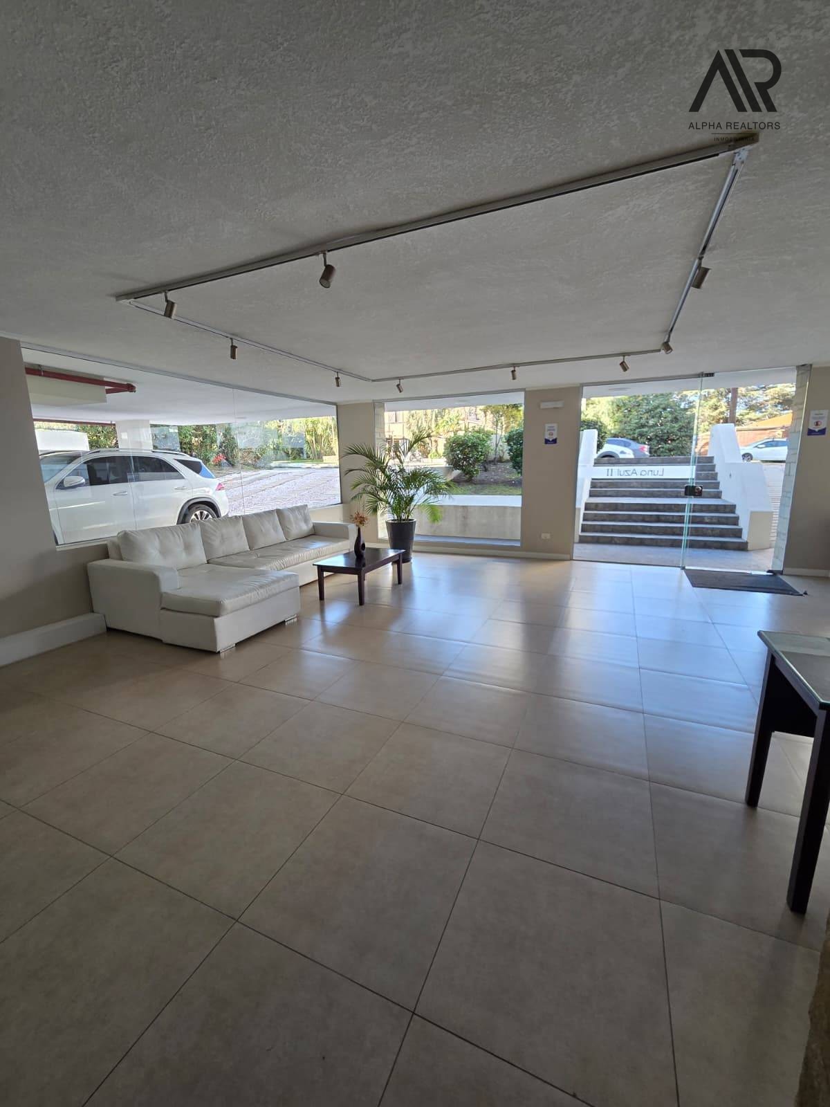 Apartamento en alquiler c/ cochera en Playa Mansa · Foto 8