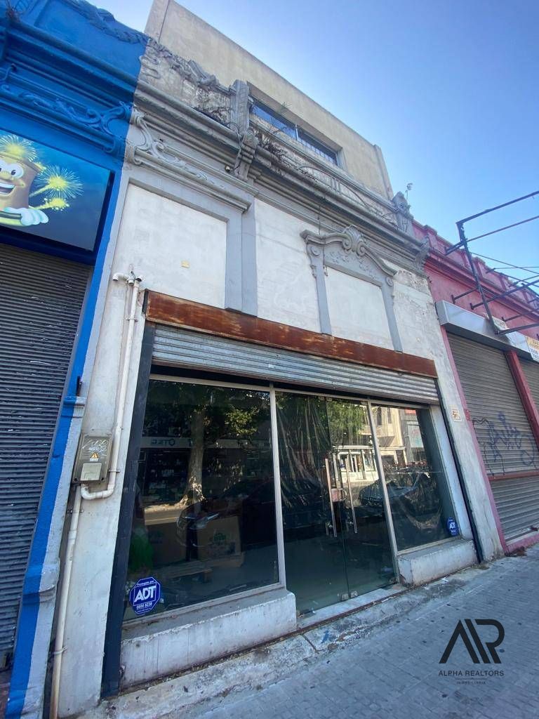 Local Comercial En Alquiler En Gran Punto En Barrio La Comercial.