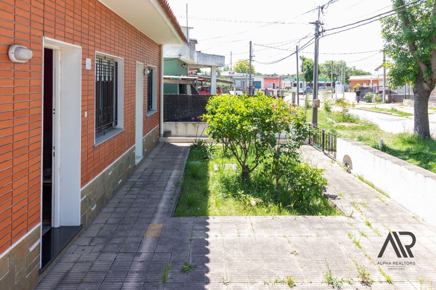 Venta casa 3 dormitorios y escritorio, barbacoa, zona Cerrito