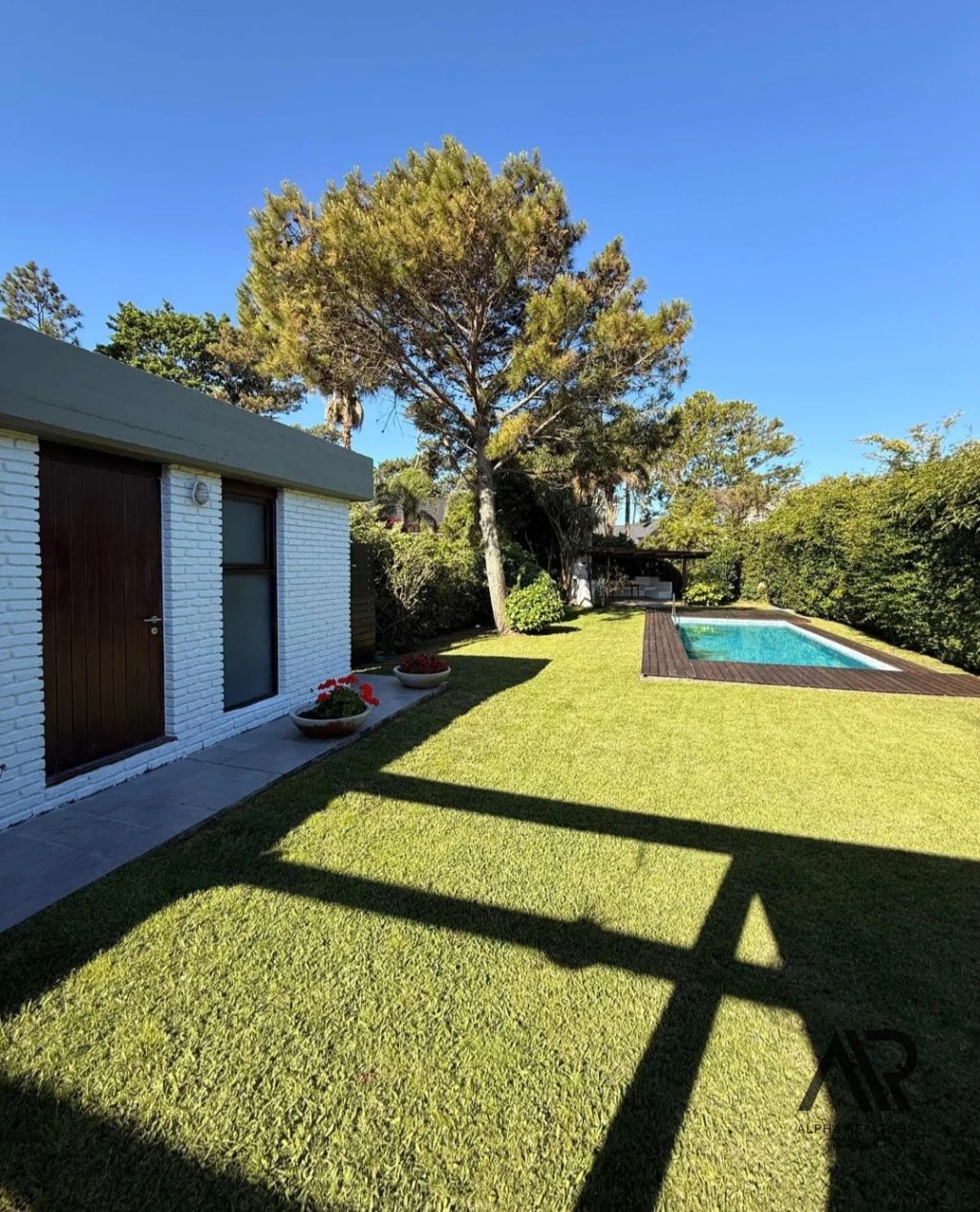 Casa en venta c/ cochera en Pinares