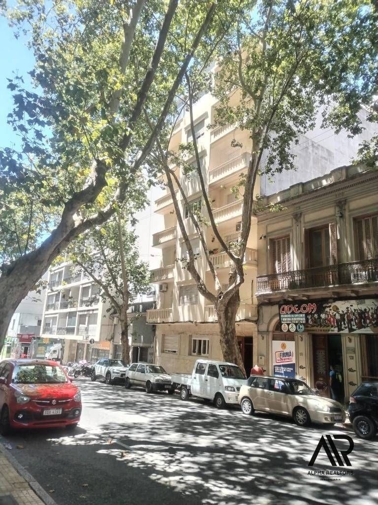Alquiler de apartamento contrafrente 3 dormitorios 2 baños Centro de Montevideo · Foto 1