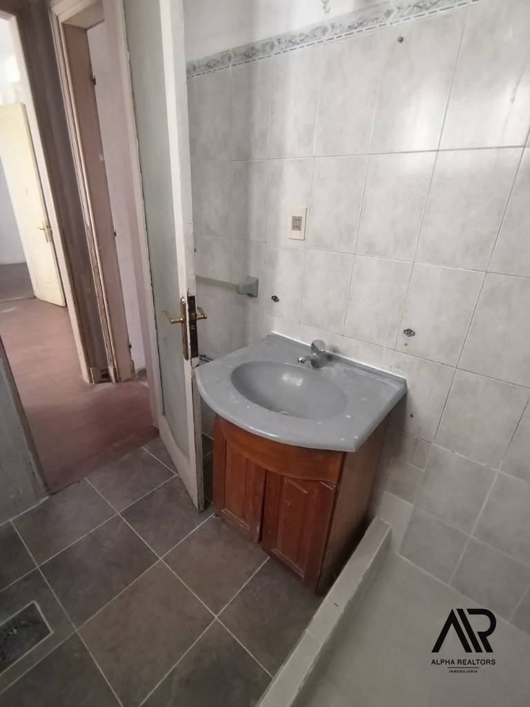 Alquiler de apartamento contrafrente 3 dormitorios 2 baños Centro de Montevideo · Foto 2