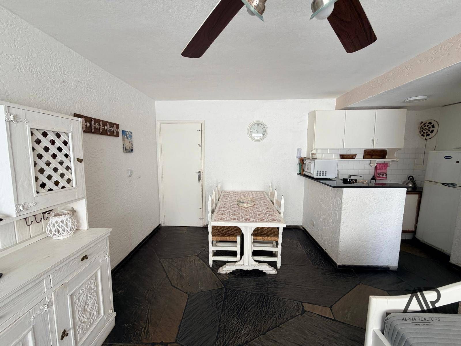 Apartamento en alquiler c/ cochera en Playa Mansa · Foto 6