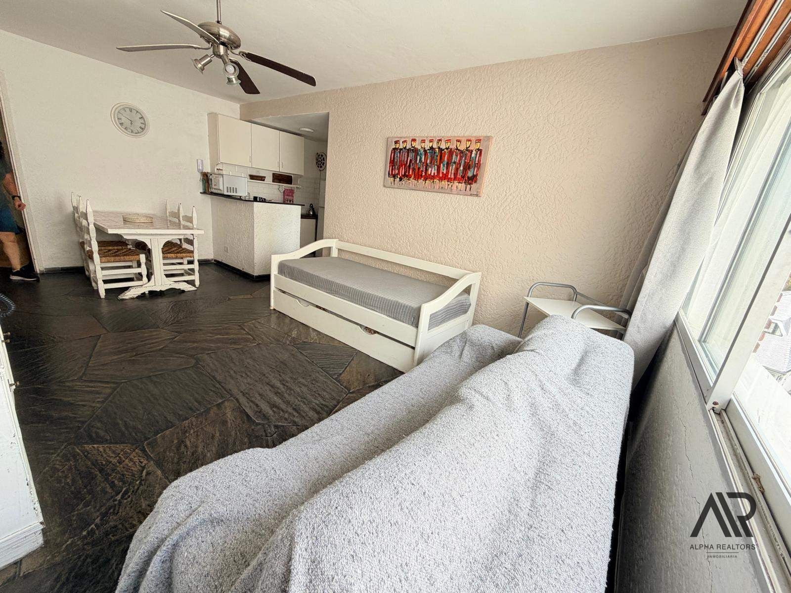 Apartamento en alquiler c/ cochera en Playa Mansa · Foto 4