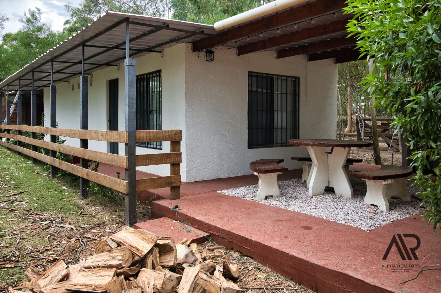 Casa en alquiler c/ cochera en Santa Ana · Photo 1
